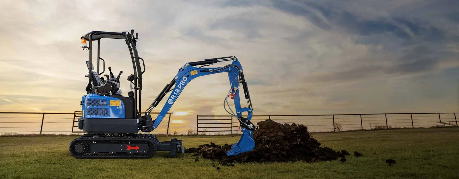 RIPPA R18 PRO mini excavator working on site